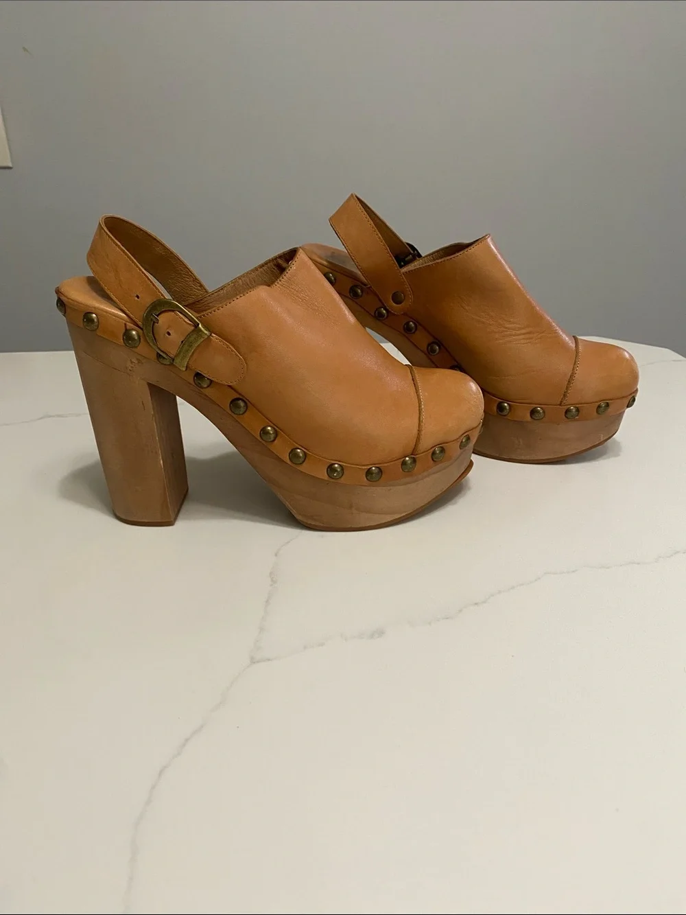Jeffrey Campbell Woodies Charlie C Tan Leather Studded Platform Clogs Womans 7